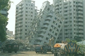Earthquake tip over